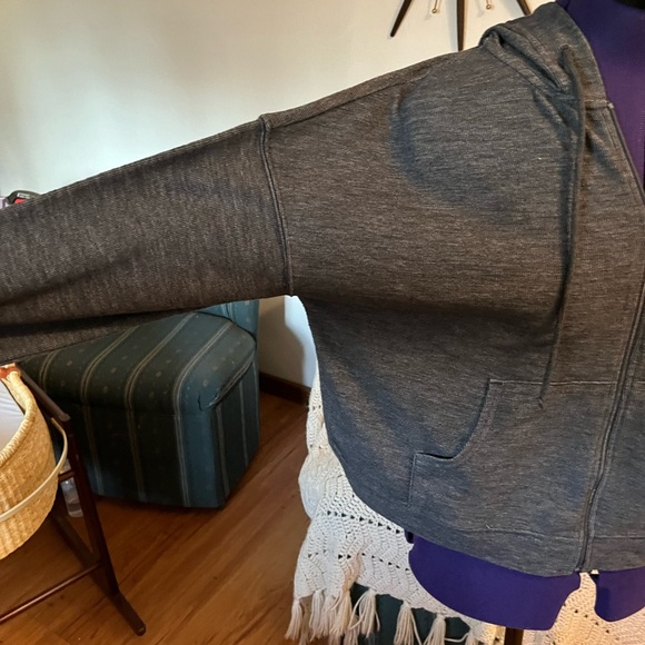 Sweatsuit - Picture 2 of 6